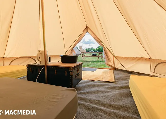 Bell Tent Glamping At Marwell Resort